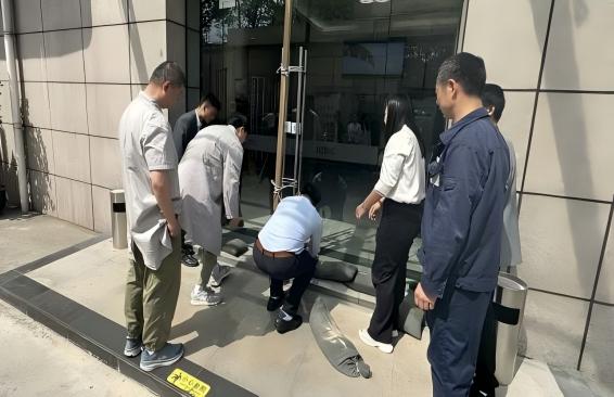 1755674512.jpg 1755674512.jpg